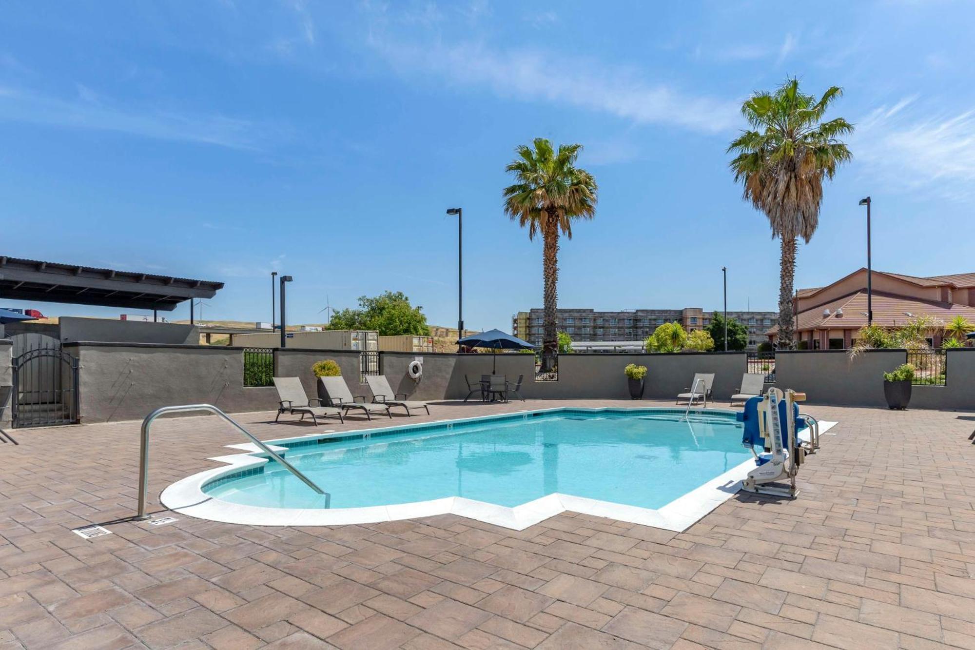 Best Western Plus Vineyard Inn Livermore Exteriör bild