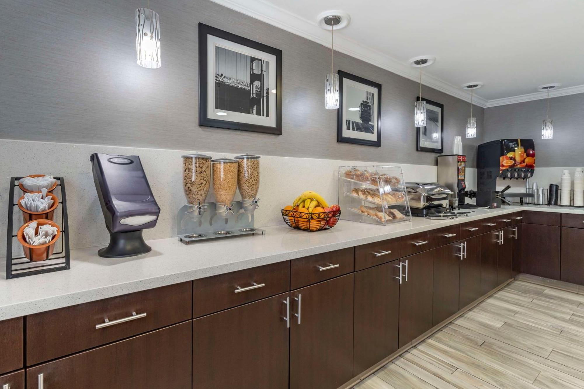 Best Western Plus Vineyard Inn Livermore Exteriör bild